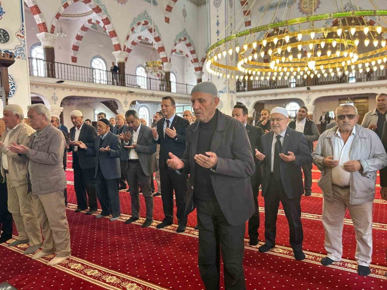 VAN’DA, 15 TEMMUZ ŞEHİTLERİ BAŞTA OLMAK ÜZERE TÜM ŞEHİTLERİ ANMAK AMACIYLA DÜZENLENEN "HER AY 253...
