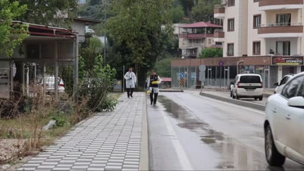 Adana'da tekel bayisine silahlı saldırı