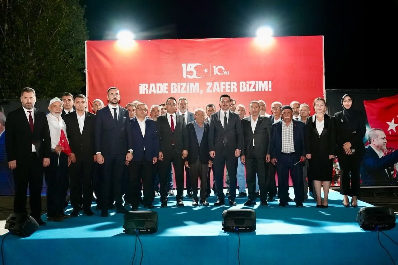 DARENDE’DE 15 TEMMUZ DEMOKRASİ VE MİLLÎ BİRLİK GÜNÜ COŞKUYLA ANILDI