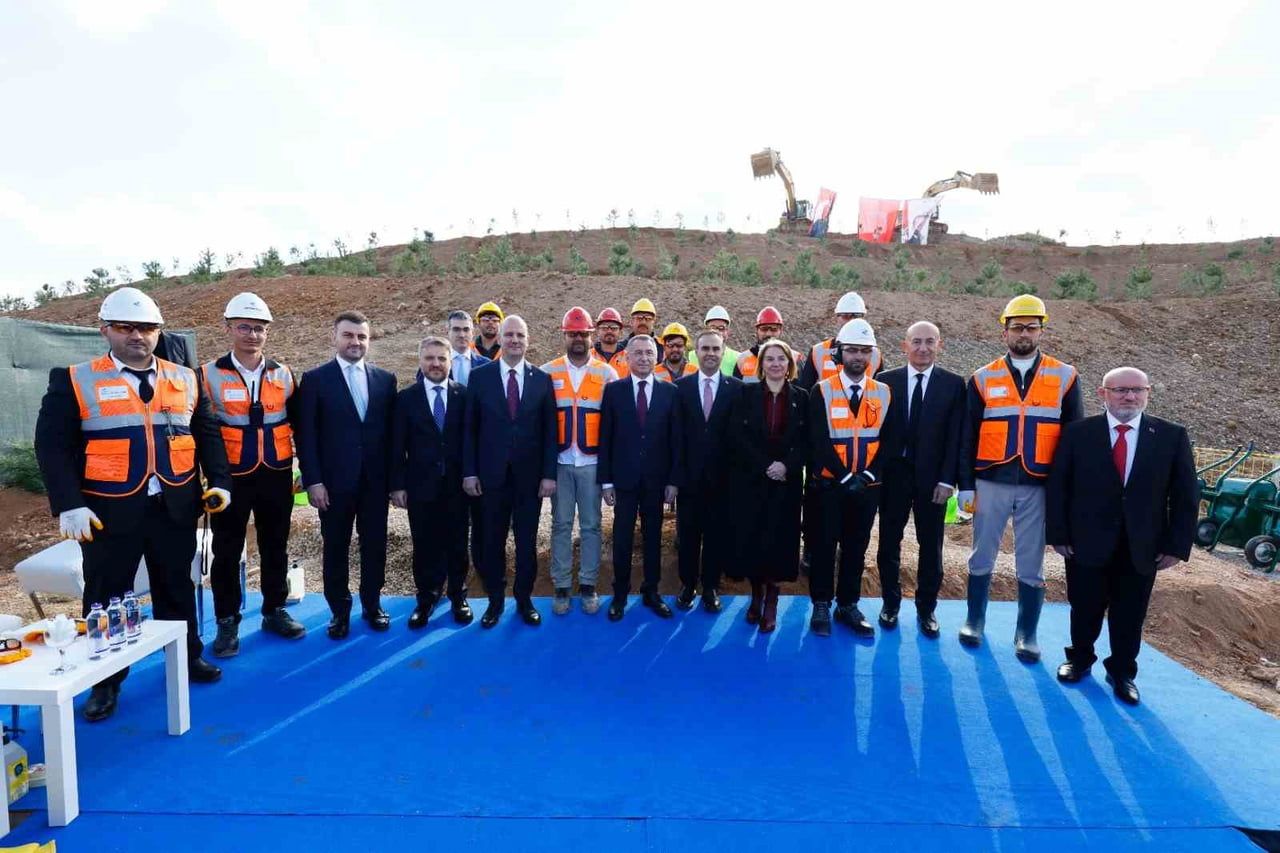 ANKARA TEMELLİ’DE HAYATA GEÇİRİLEN YENİ NESİL VERİ MERKEZİ KAMPÜSÜNÜN İLK FAZININ 2028 YILINDA...