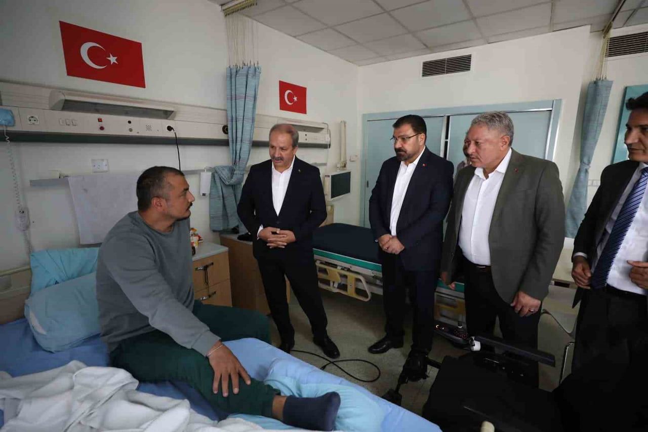 SAĞLIK VE SOSYAL HİZMET ÇALIŞANLARI SENDİKASI (SAĞLIK-SEN) GENEL BAŞKANI MAHMUT FARUK DOĞAN...