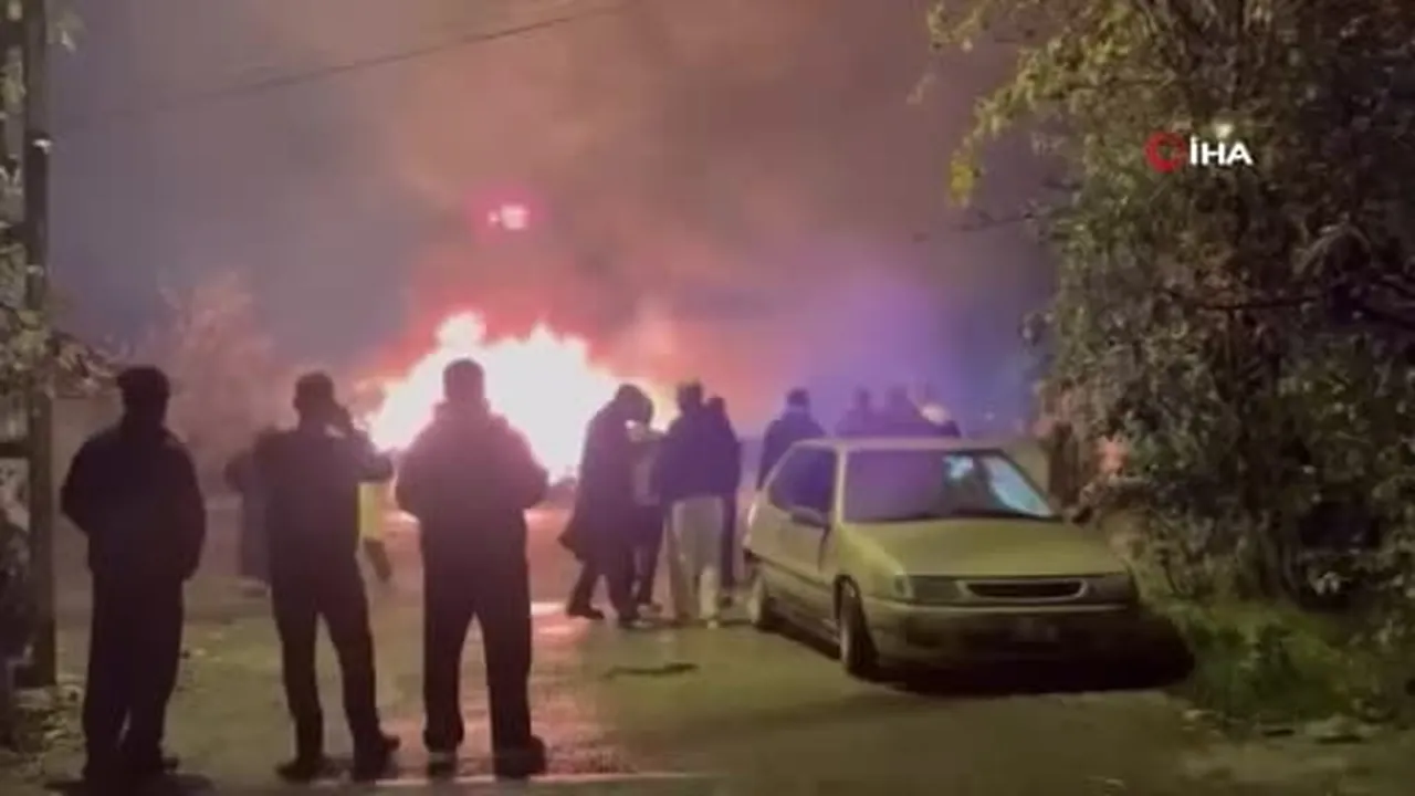 Arnavutköy’de çiçekçi dükkanı alevlere teslim oldu