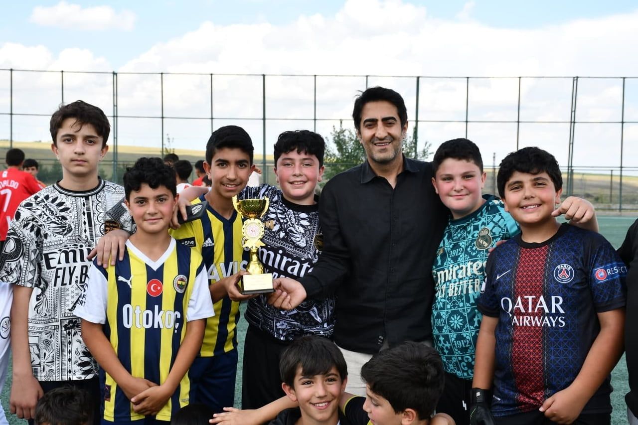 KARS’TA YAZ KUR’AN KURSLARI FUTBOL TURNUVASI SONA ERDİ: ŞAMPİYON BEŞEVLER CAMİ(KARS-İHA)