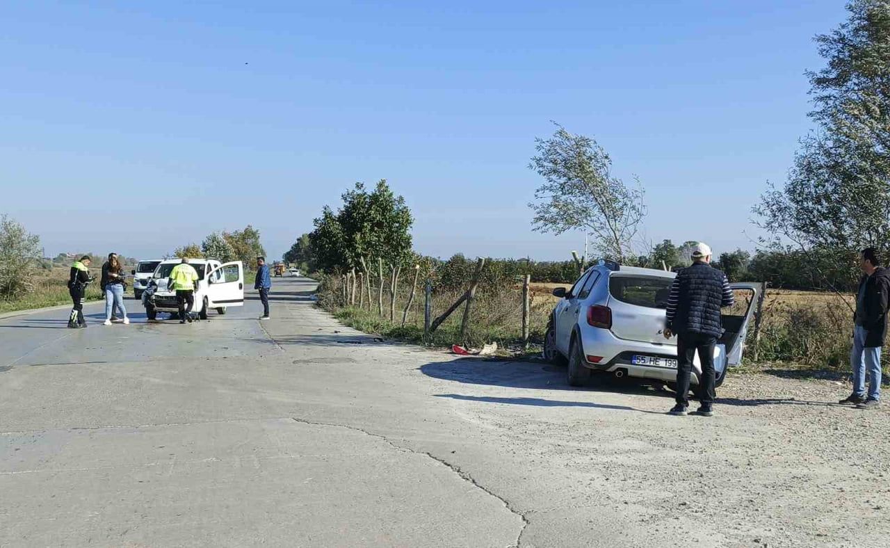 SAMSUN’UN BAFRA İLÇESİNDE İKİ OTOMOBİLİN ÇARPIŞMASI SONUCU MEYDANA GELEN TRAFİK KAZASINDA 3 KİŞİ...