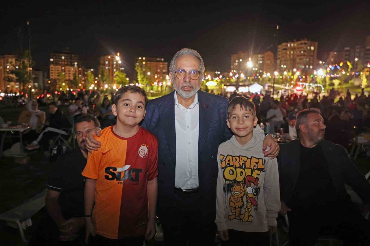 15 TEMMUZ GECESİNİ EKRANLARA TAŞIYAN SEVİLEN DİZİ ‘ASIRLIK GECE’NİN FİNAL BÖLÜMÜ, TÜRK DÜNYASI...