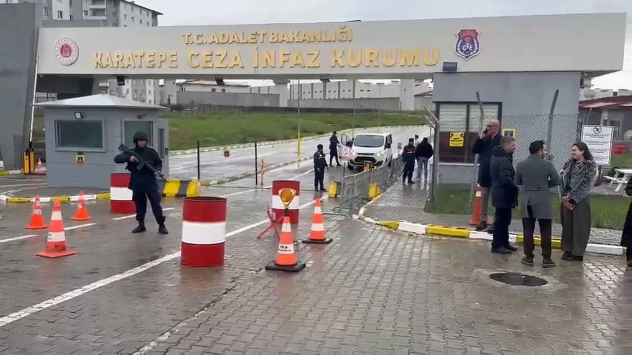 ÜSKÜDAR BELEDİYE BAŞKANI SİNEM DEDETAŞ, BELEDİYEDEKİ YAPI RUHSATI VE İSKAN İŞLEMLERİNE İLİŞKİN...