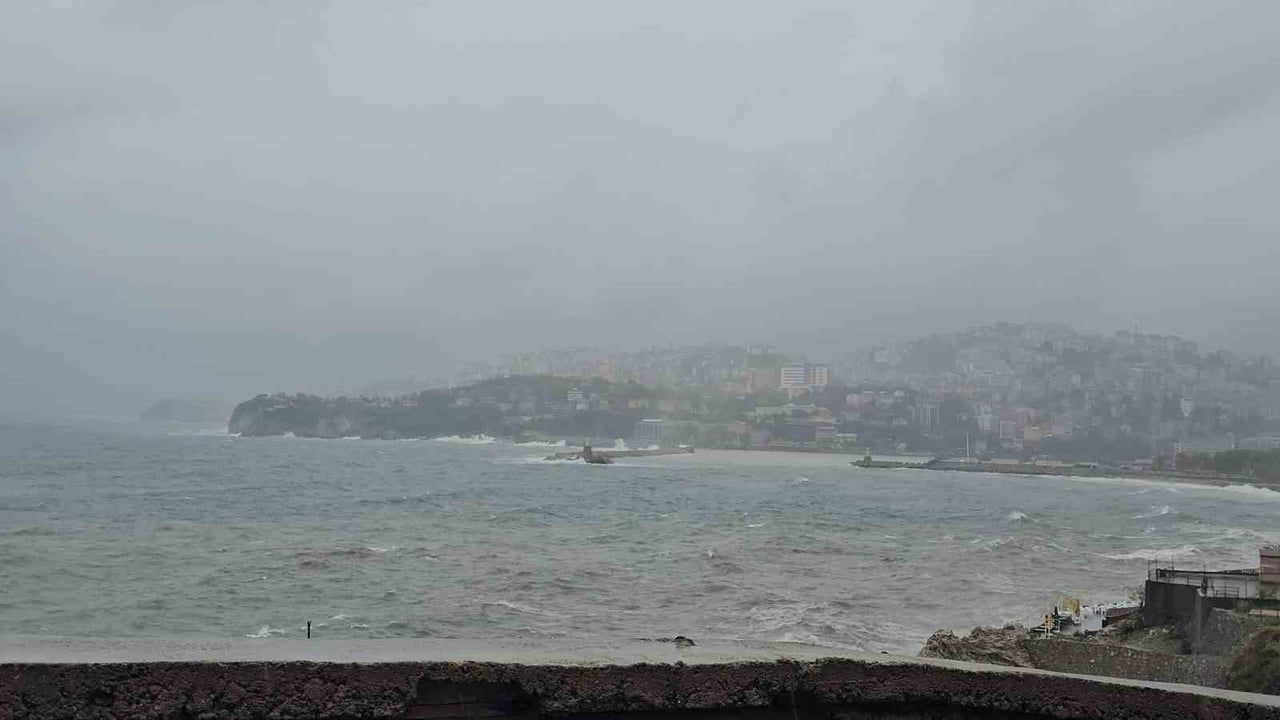 ZONGULDAK’TA DENİZLERDE FIRTINA UYARISI: HIZI 75 KİLOMETREYİ BULACAK