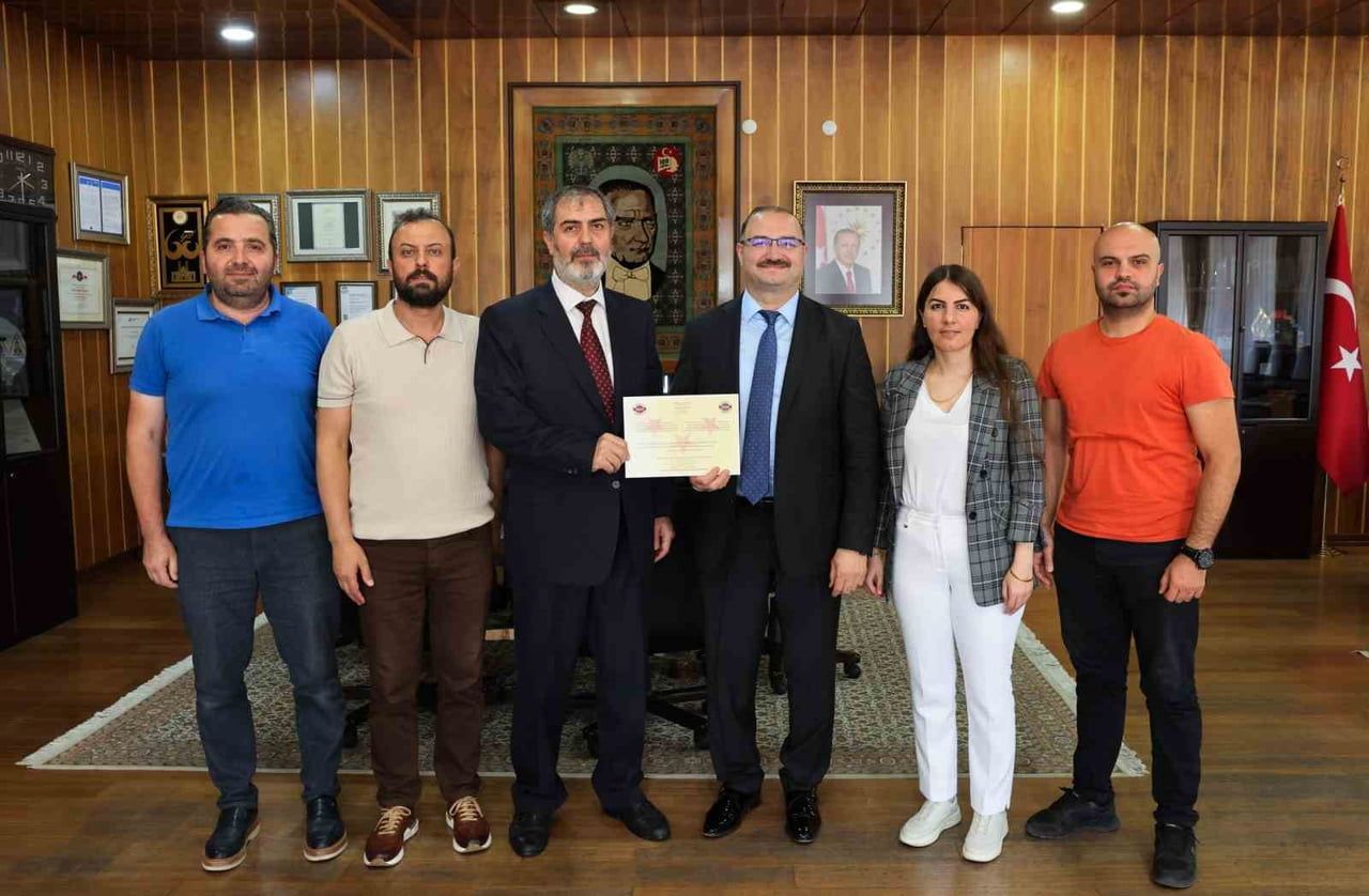 AKREDİTASYON BELGESİ, İKTİSADİ VE İDARİ BİLİMLER FAKÜLTESİ EKONOMETRİ BÖLÜM BAŞKANI PROF. DR....