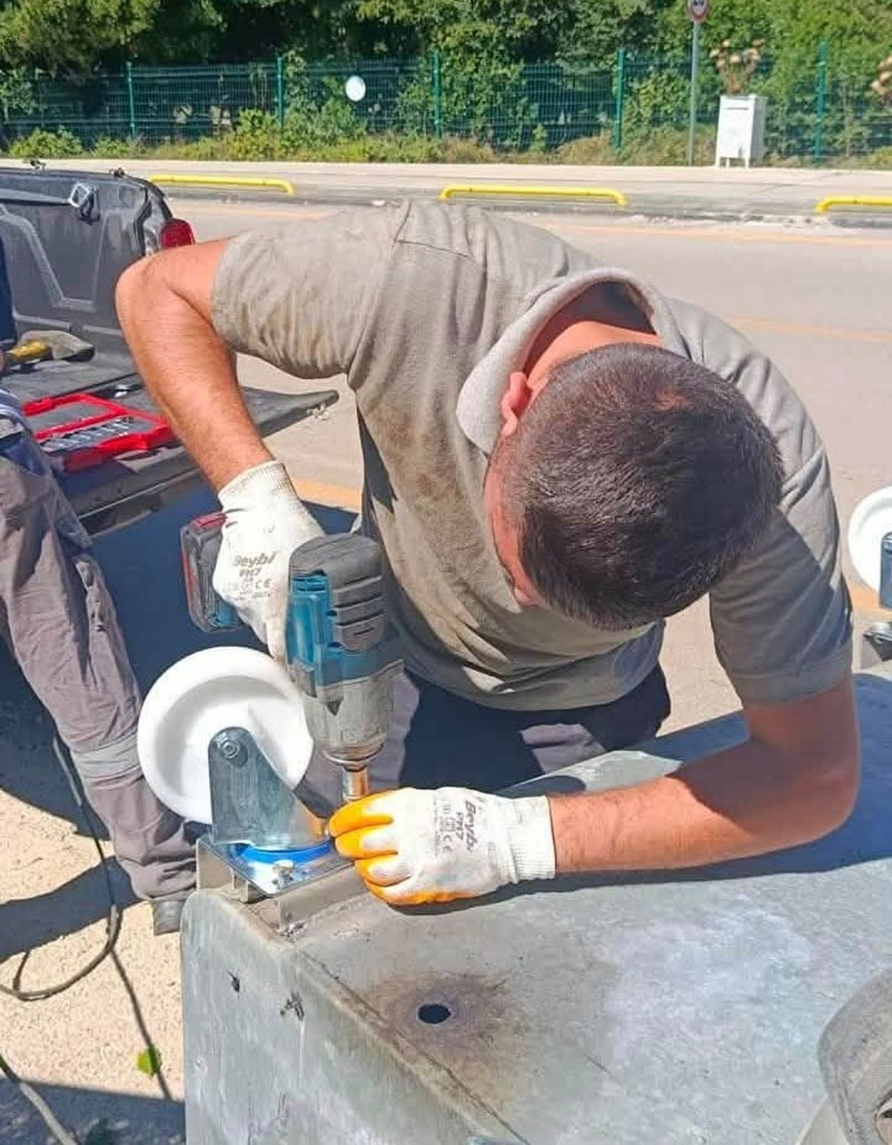 SİNOP’TA KULLANIM NEDENİYLE ZAMANLA ZARAR GÖREN EVSEL KATI ATIK KONTEYNERLERİ, İL ÖZEL İDARESİ...