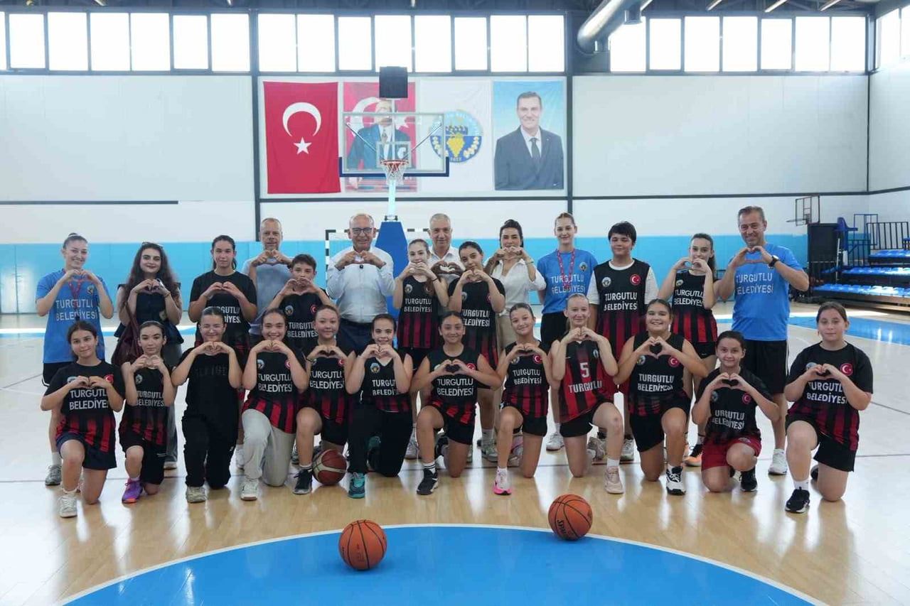 TURGUTLU BELEDİYESİ, HER YAŞTAN VATANDAŞI SPOR, KÜLTÜR VE SANATLA BULUŞTURDUĞU KURSLARINA KIŞ...