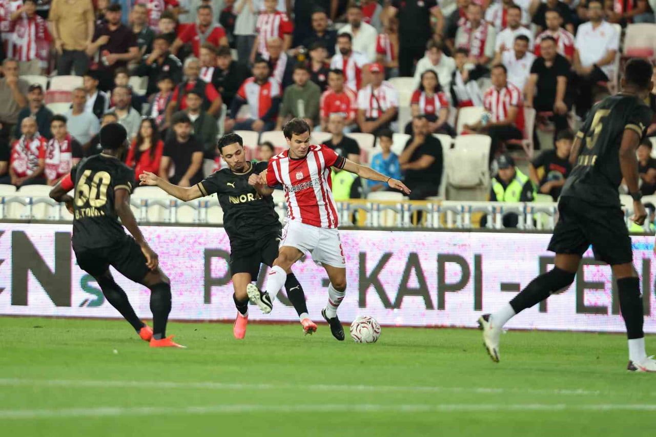 TRENDYOL 1. LİG’İN 3. HAFTASINDA SİVASSPOR, EVİNDE MANİSA FUTBOL KULÜBÜ İLE 2-2 BERABERE...