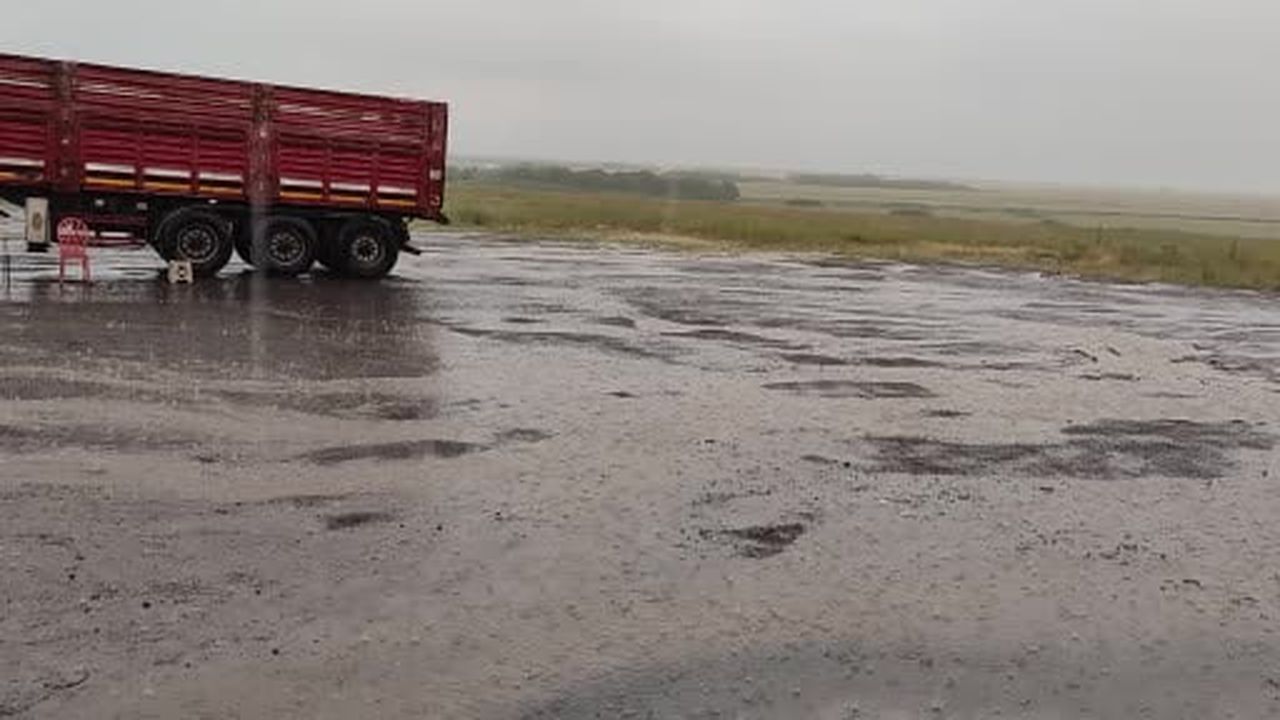 Ardahan’da sağanak yağış etkili oldu