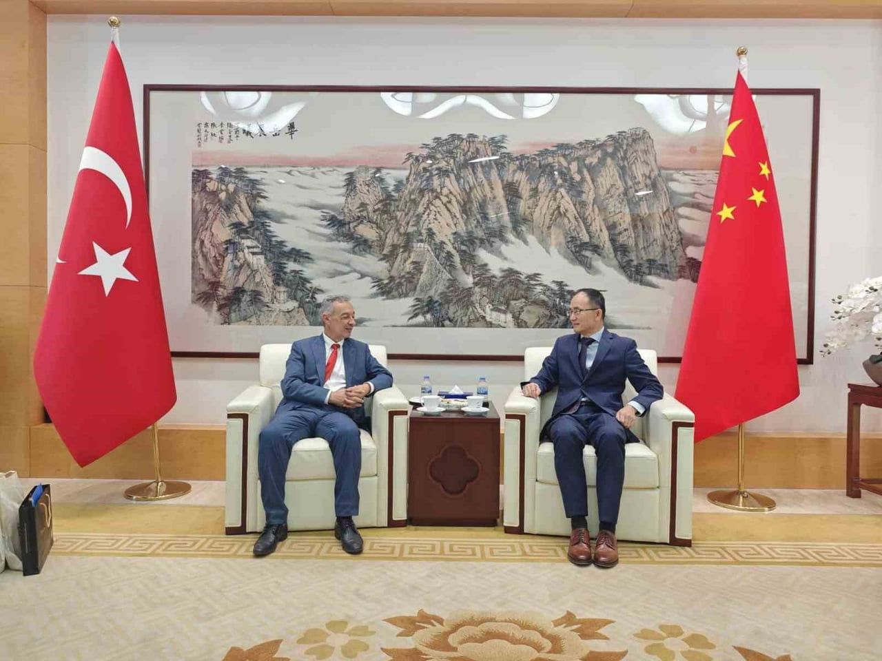 ESKİL İLÇE BELEDİYE BAŞKANI MUSTAFA ZAVLAK, ÇİN HALK CUMHURİYETİ ANKARA BÜYÜKELÇİSİ JİANG XUEBİN...