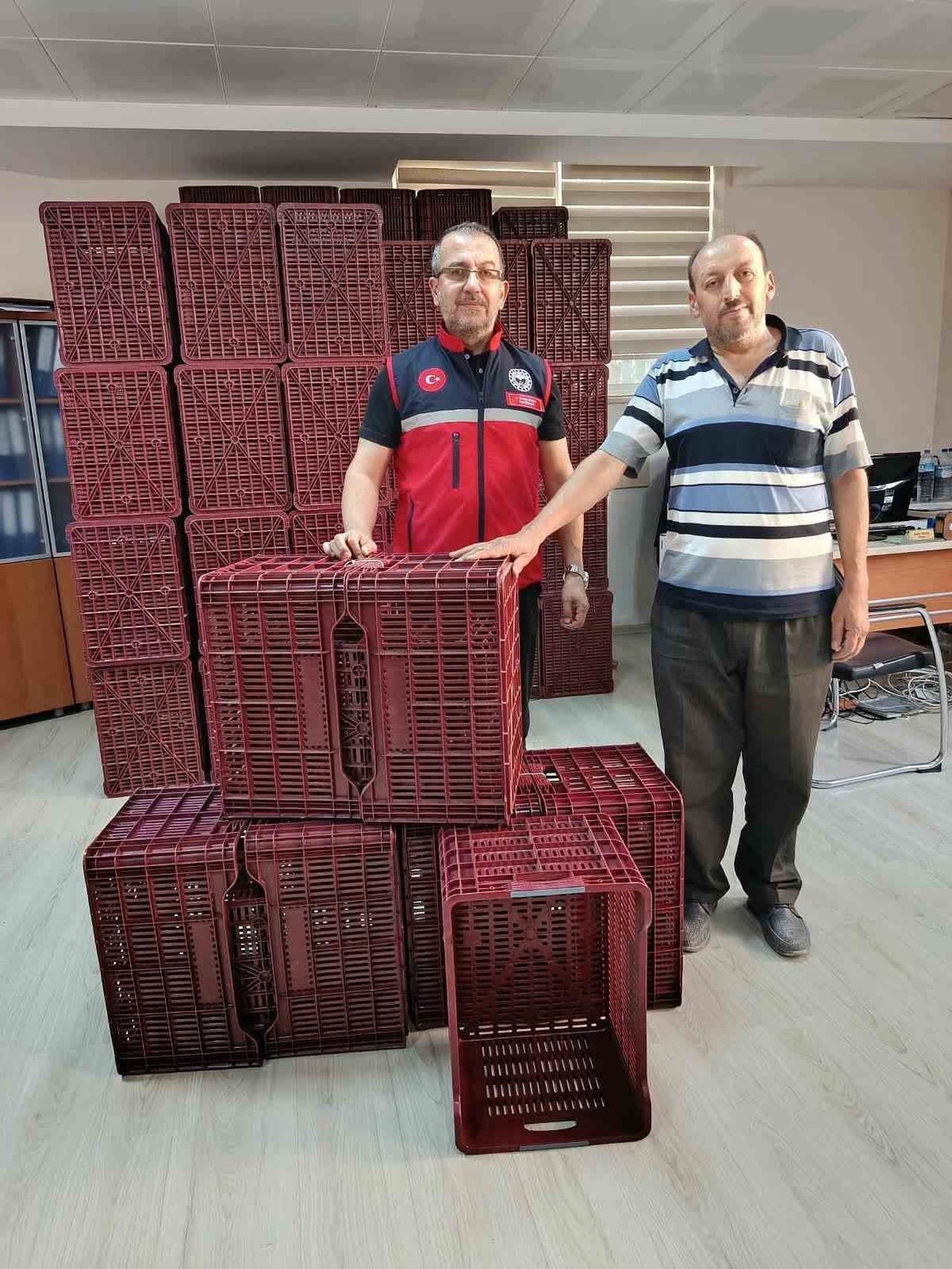 AYDIN’IN KÖŞK İLÇESİNDE İNCİR ÜRETİCİLERİNE YÖNELİK PLASTİK KASA DAĞITIMI...