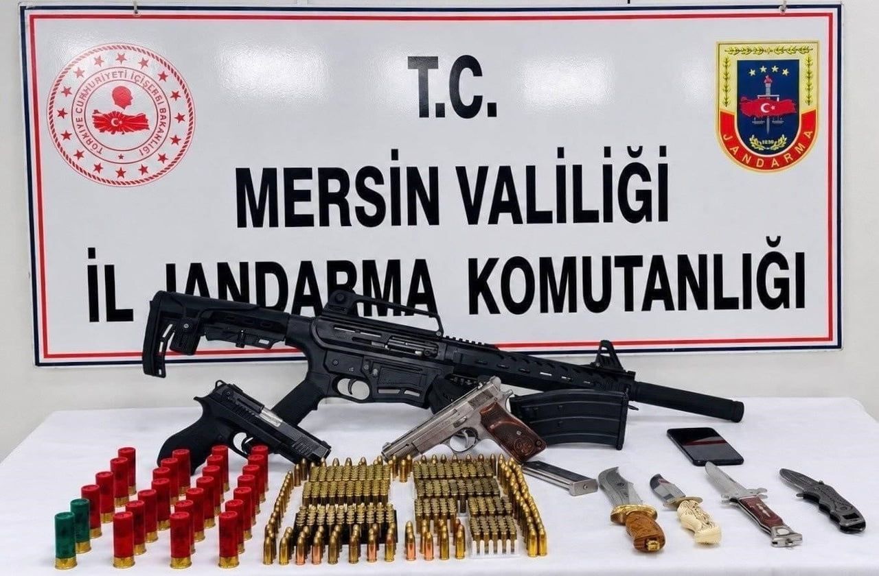 MERSİN’DE JANDARMA EKİPLERİNİN SİLAH KAÇAKÇILIĞINA YÖNELİK DÜZENLEDİĞİ OPERASYONDA ÇOK SAYIDA...