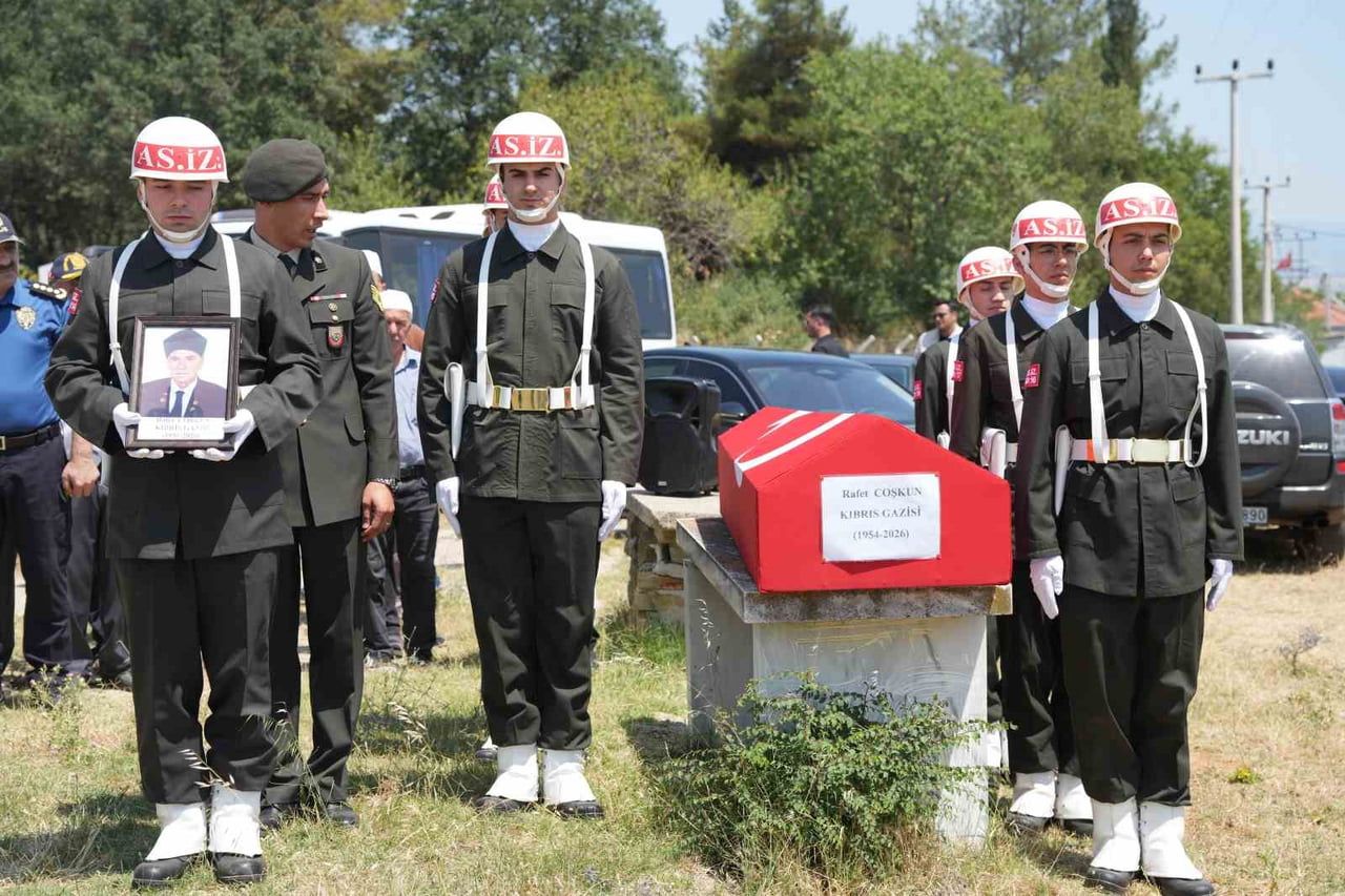 TEKİRDAĞ'DA HAYATINI KAYBEDEN KIBRIS GAZİSİ RAFET COŞKUN (72), DÜZENLENEN ASKERİ TÖREN VE CENAZE...