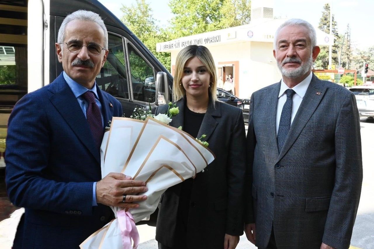 ULAŞTIRMA VE ALTYAPI BAKANI ABDULKADİR URALOĞLU, ISPARTA BELEDİYE BAŞKANI ŞÜKRÜ BAŞDEĞİRMEN’İ...