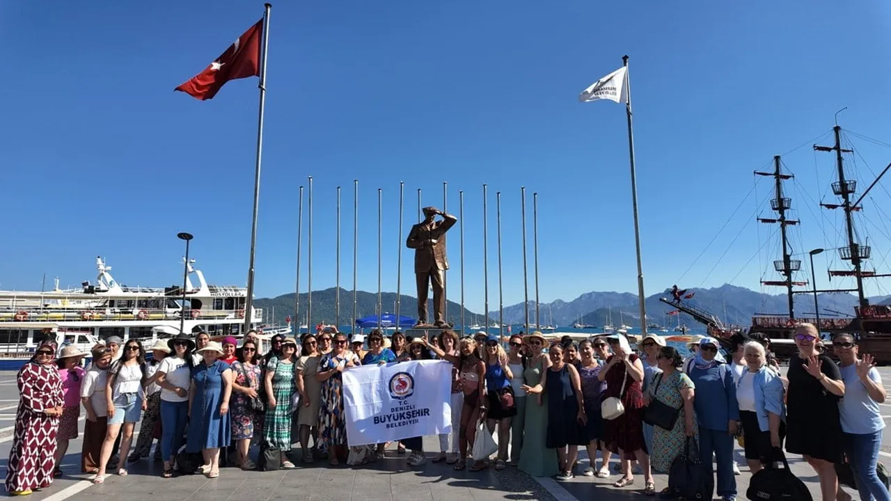 DENİZLİ BÜYÜKŞEHİR BELEDİYESİ’NİN KADINLARA YÖNELİK HAYATA GEÇİRDİĞİ "YÜZME BİLMEYEN KADIN...
