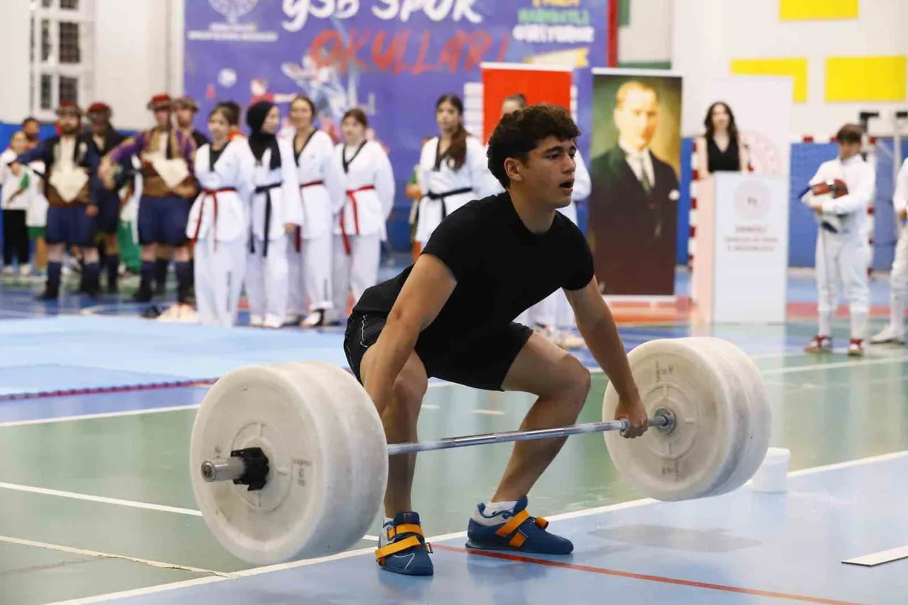 DENİZLİ GENÇLİK VE SPOR İL MÜDÜRLÜĞÜ BÜNYESİNDE HER YIL BİNLERCE ÇOCUĞA KAPILARINI AÇAN GSB SPOR...