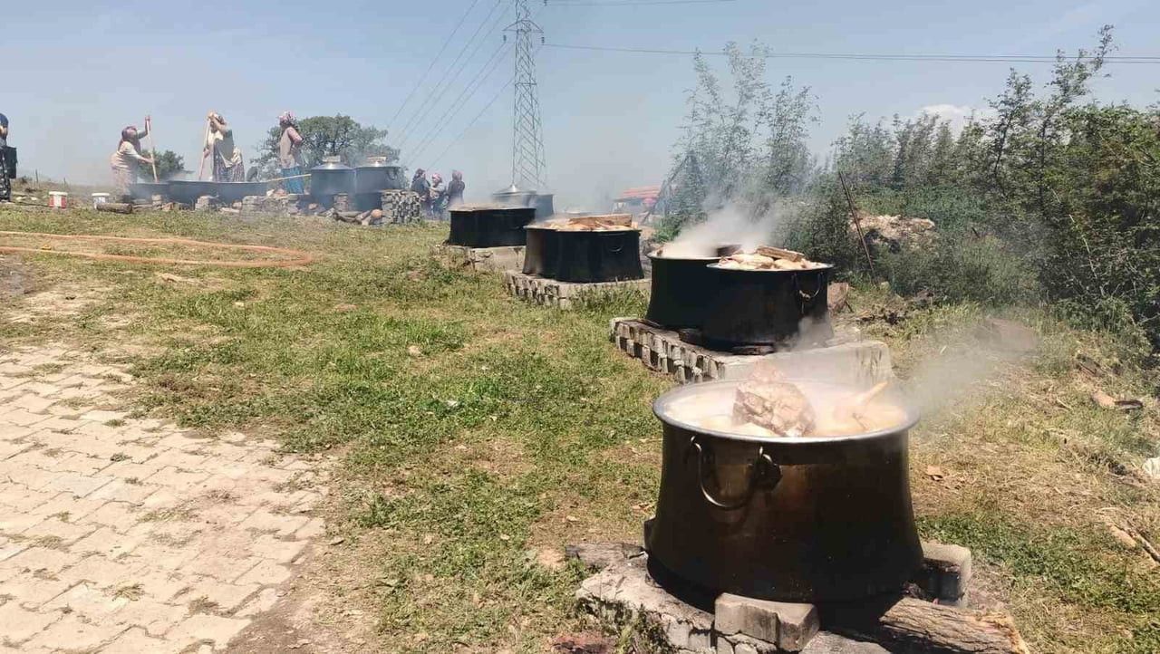 DENİZLİ’NİN ÇAL İLÇESİNE BAĞLI ÇALÇAKIRLAR MAHALLESİ’NDE HIDIRELLEZ BAYRAMI BÜYÜK BİR COŞKUYLA...
