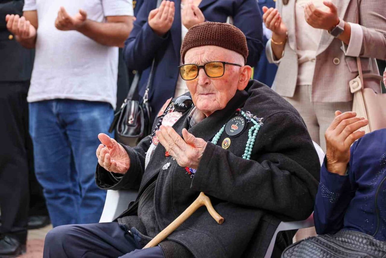 BİLECİK’TE 30 AĞUSTOS ZAFER BAYRAMININ 104’ÜNCÜ YILI DOLAYISIYLA PROTOKOL ÜYELERİ TARAFINDAN...