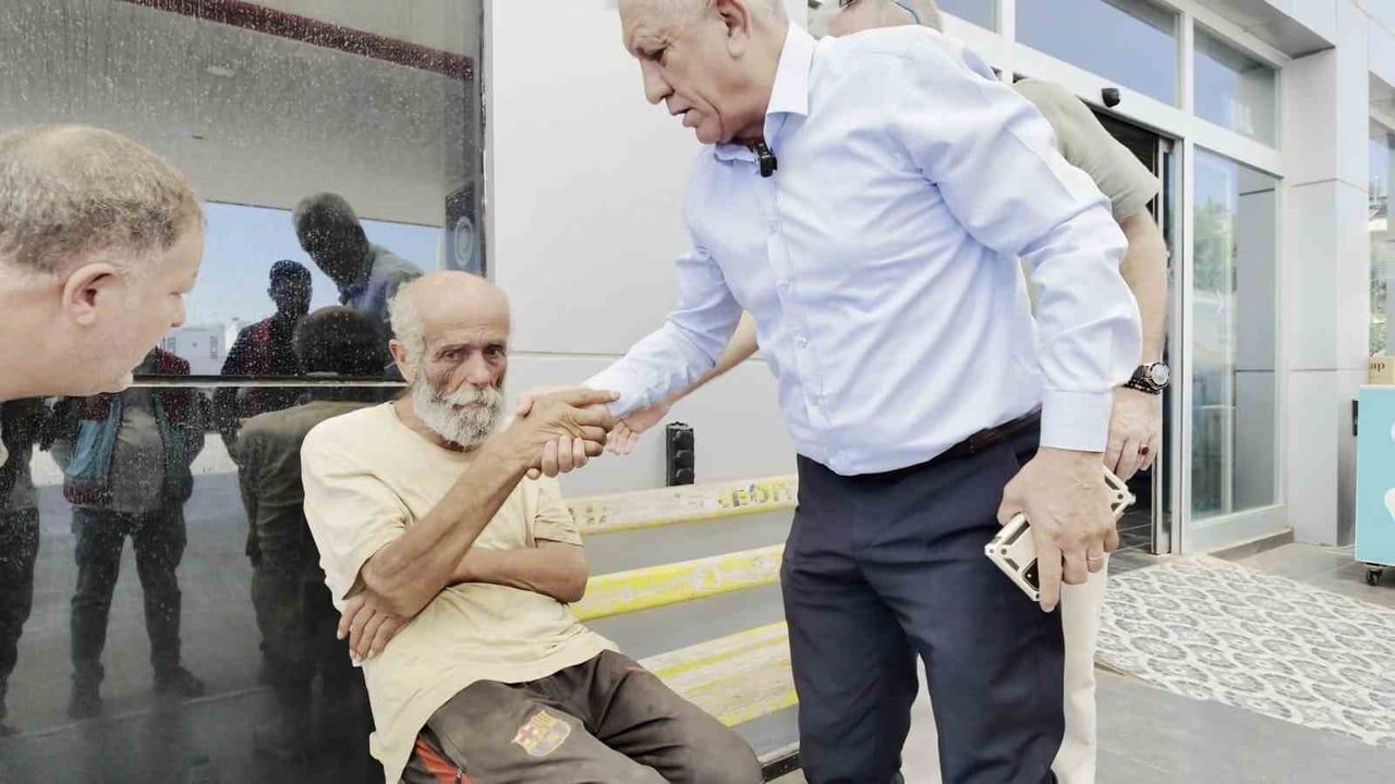 SAATLER SÜREN İKNA ÇALIŞMALARININ ARDINDAN YARDIMI KABUL EDEN VE GEÇMİŞİNİ HATIRLAMAYAN 65...