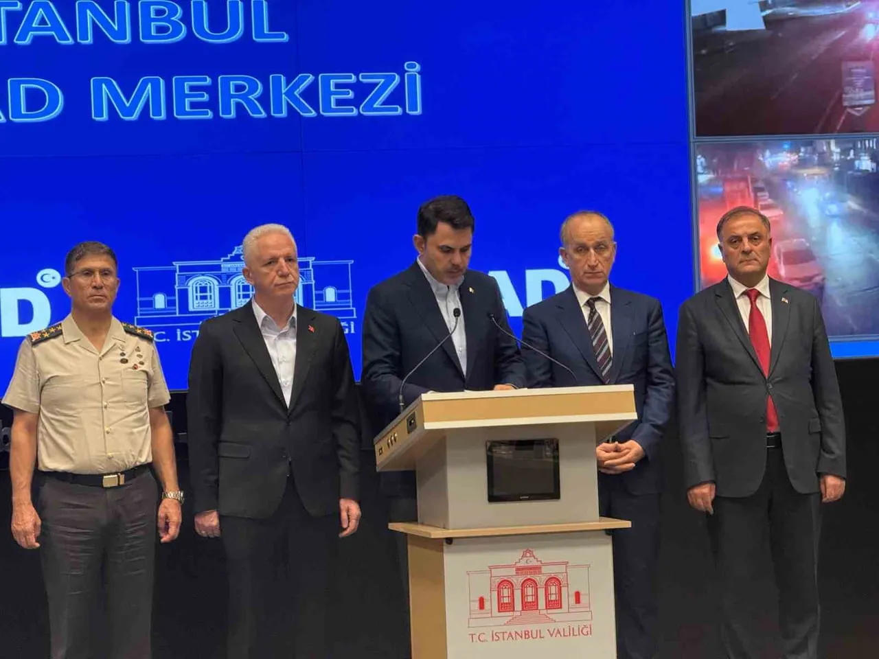 ÇEVRE, ŞEHİRCİLİK VE İKLİM DEĞİŞİKLİĞİ BAKANI MURAT KURUM, İSTANBUL’DA YAŞANAN SEL FELAKETİNE...