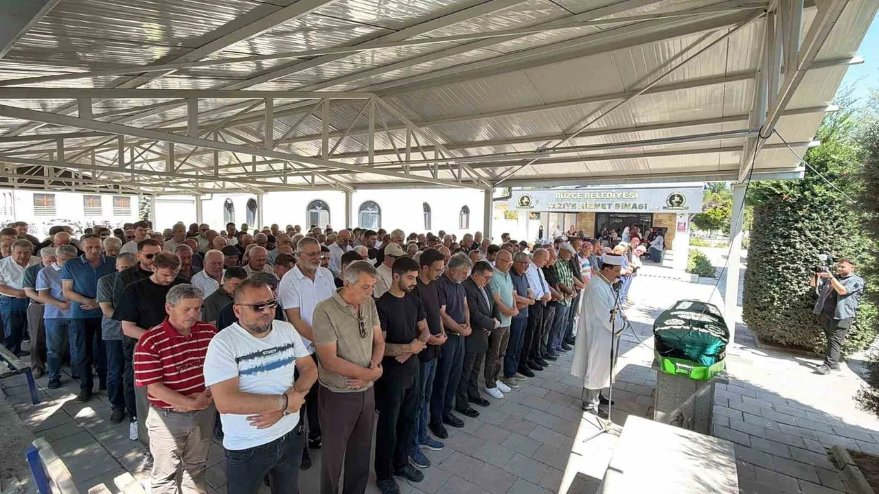 DÜZCE BASIN CAMİASINDAN GAZETECİ HARUN CAN ŞERBETÇİ’NİN ANNESİ LEYLA ŞERBETÇİ, HAYATINI KAYBETTİ....