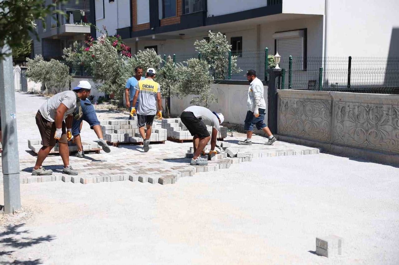 DİDİM’DE YOL ÇALIŞMALARI DEVAM EDİYOR