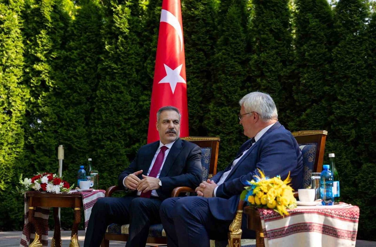 DIŞİŞLERİ BAKANI FİDAN KİEV’DE UKRAYNALI MEVKİDAŞI SİBİHA İLE GÖRÜŞTÜ.