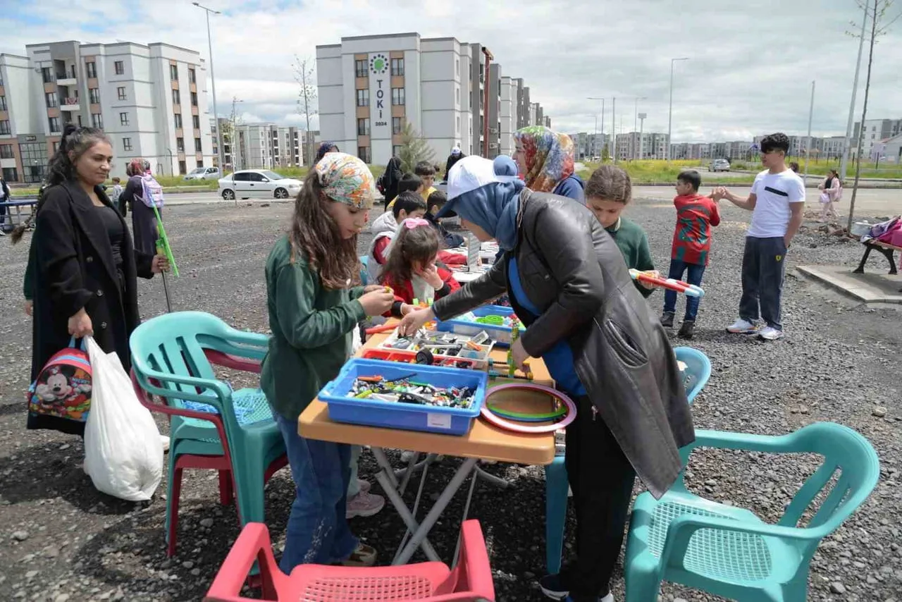 DİYARBAKIR BÜYÜKŞEHİR BELEDİYESİNİN “KOŞ, OYNA, PAYLAŞ: SOKAKTA SPOR” ETKİNLİKLERİ KAPSAMINDA...