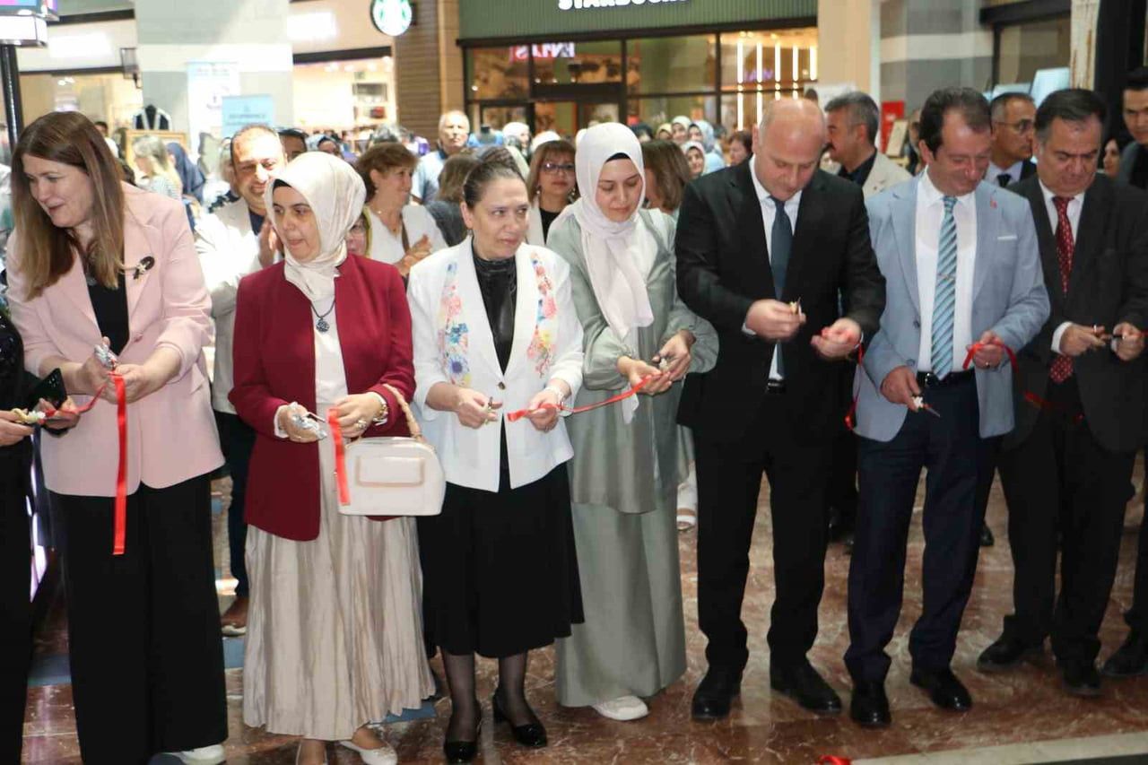 DİYARBAKIR'DA ‘HAYAT BOYU ÖĞRENME HAFTASI’ KAPSAMINDA HALK EĞİTİM KURSİYERLERİ VE OLGUNLAŞMA...