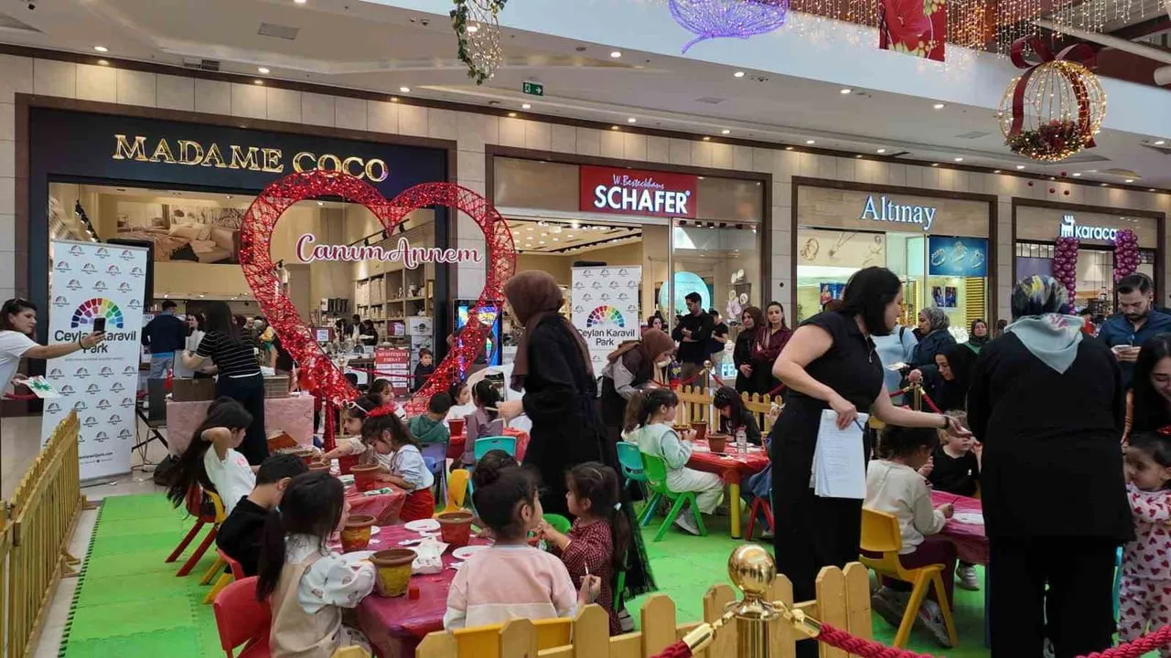 DİYARBAKIR’DA CEYLAN KARAVİL PARK AVM’DE ANNELER GÜNÜNE ÖZEL ATÖLYE ÇALIŞMALARI...
