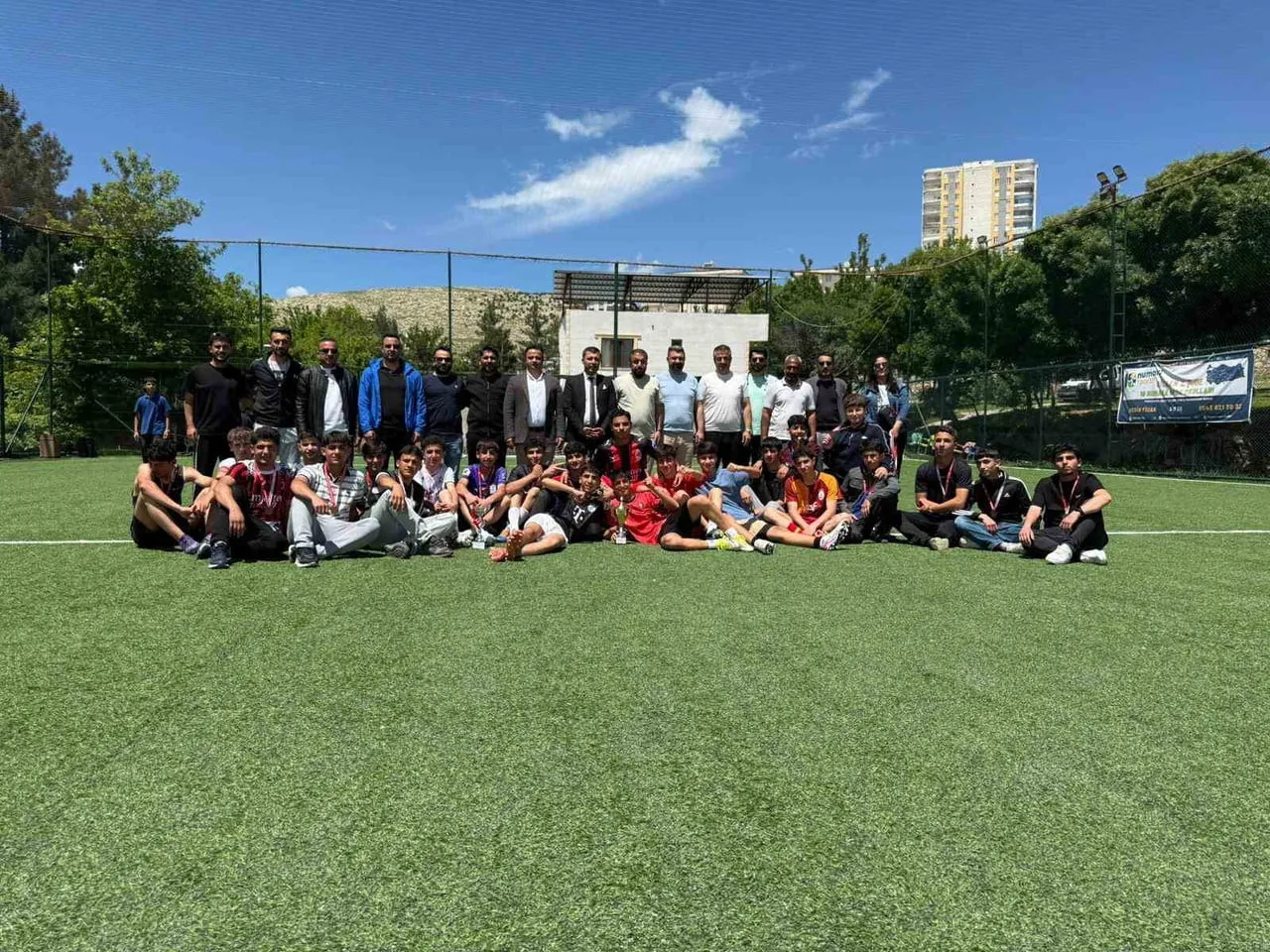 DİYARBAKIR’IN SİLVAN İLÇESİNDE MESLEKİ VE TEKNİK ANADOLU LİSESİ TARAFINDAN DÜZENLENEN SINIFLAR...