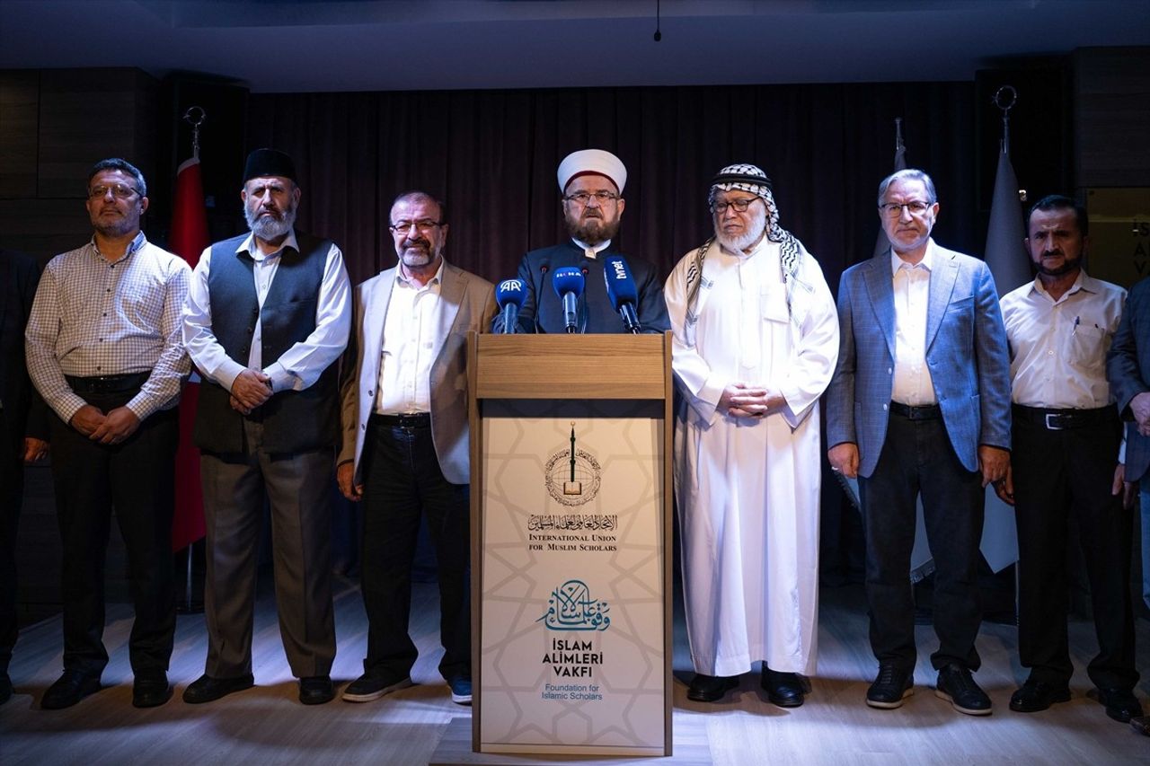 Dünya Müslüman Alimler Birliği ve Türkiye'deki İslam Alimleri Vakfı işbirliğinde düzenlenecek...