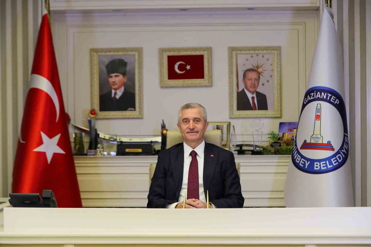 DÜNYADA ANNE SEVGİSİNİN YERİNE KONULABİLECEK BAŞKA BİR DEĞER OLMADIĞINI İFADE EDEN ŞAHİNBEY...
