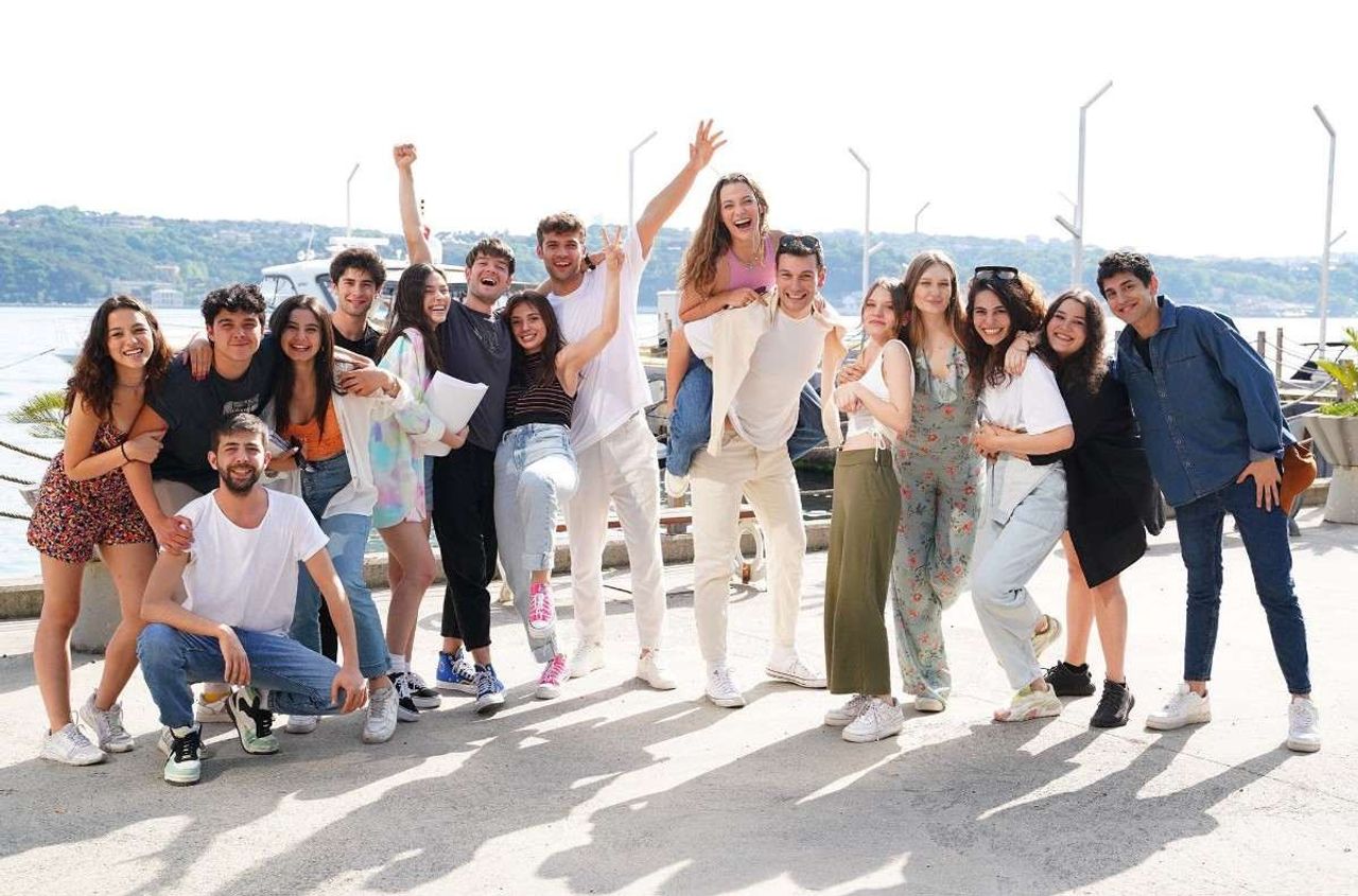 Duy Beni dizisinin konusu ve oyuncuları