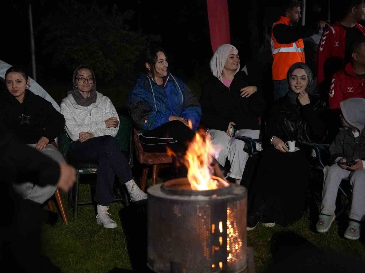 DÜZCE BELEDİYESİ GENÇLİK VE SPOR HİZMETLERİ MÜDÜRLÜĞÜ, YAZ KAMPLARINA ARA VERMEDEN DEVAM EDİYOR....