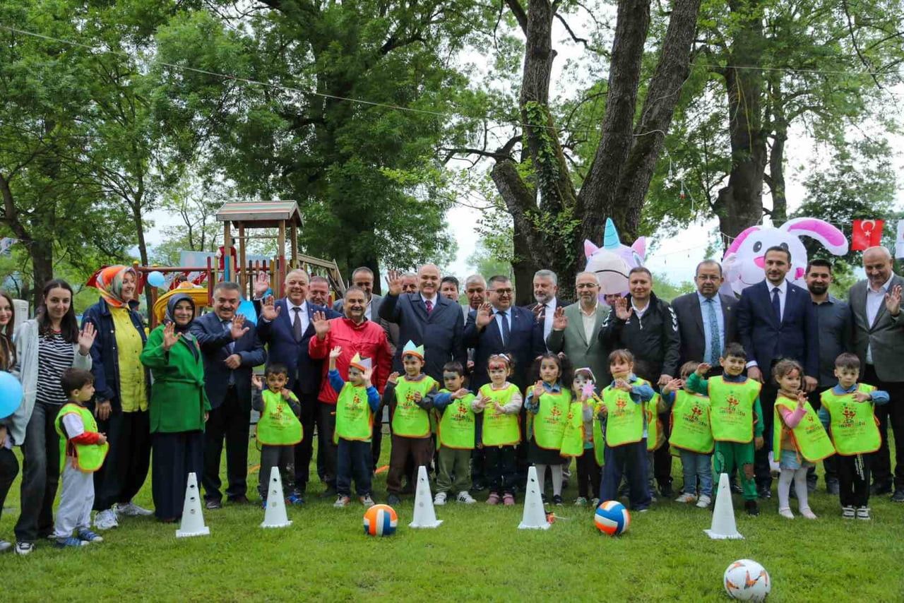 DÜZCE BELEDİYESİ'NCE ENGELLİLER HAFTASI KAPSAMINDA DÜZENLENEN ENGELSİZ YAŞAM PİKNİĞİ, GÖLYAKA...