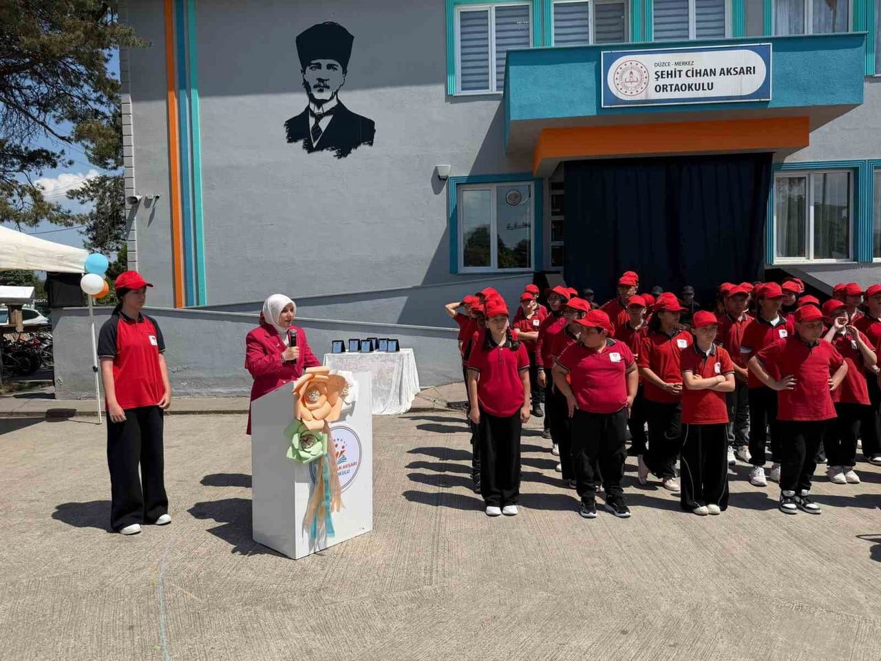 DÜZCE ŞEHİT CİHAN AKSARI ORTAOKULU TARAFINDAN DÜZENLENEN “HAYAT BİRLİKTE GÜZEL: HEPİMİZ BİR’İZ”...
