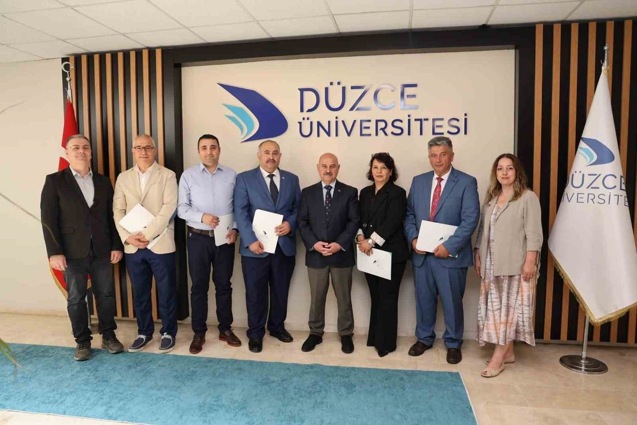 DÜZCE ÜNİVERSİTESİ İDARİ PERSONELİNİN PERFORMANSLARININ DEĞERLENDİRİLMESİ VE ÖDÜL YÖNERGESİ...