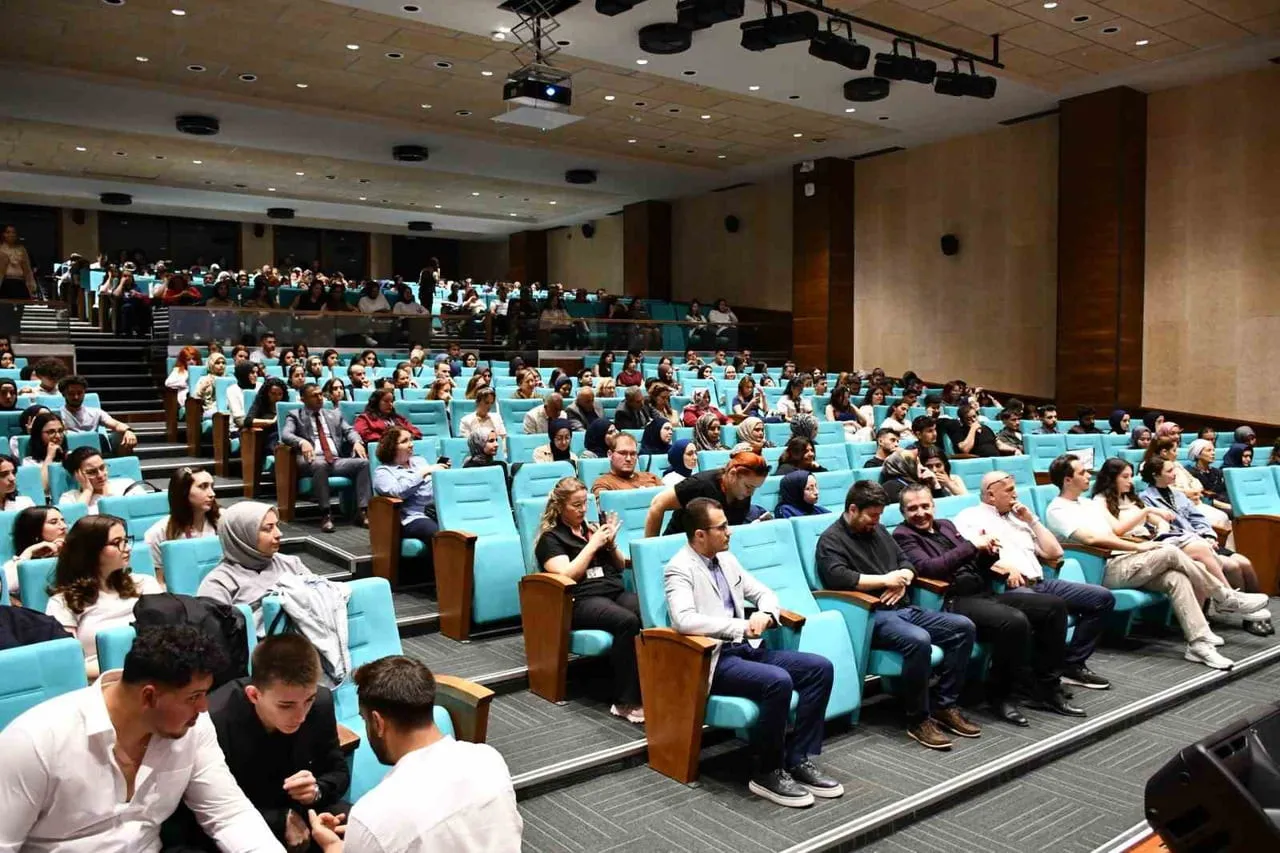 DÜZCE ÜNİVERSİTESİ SAĞLIK BİLİMLERİ FAKÜLTESİ İLE KARİYER GELİŞTİRME VE MEZUN İZLEME UYGULAMA...
