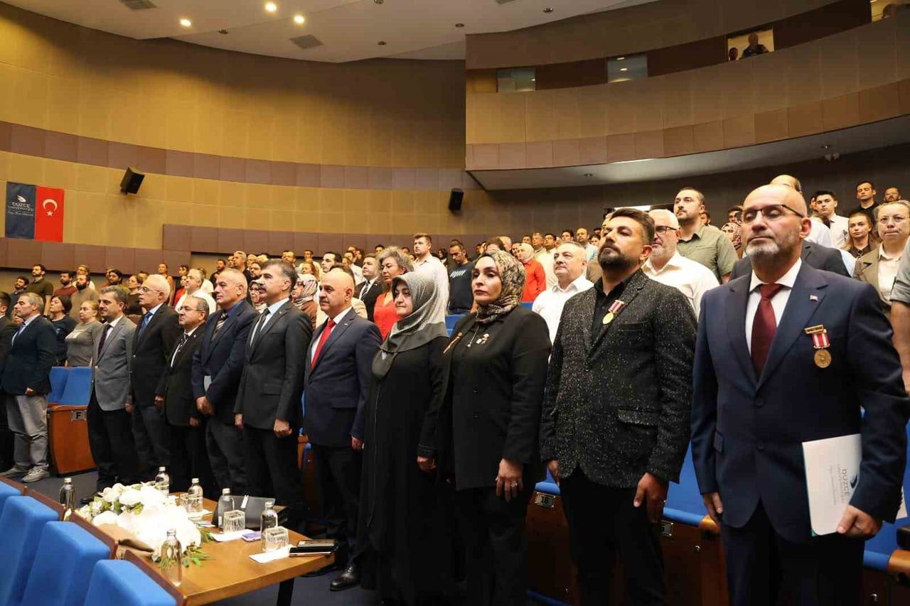 DÜZCE ÜNİVERSİTESİ TARAFINDAN, 15 TEMMUZ DEMOKRASİ VE MİLLİ BİRLİK GÜNÜ KAPSAMINDA DÜZENLENEN...