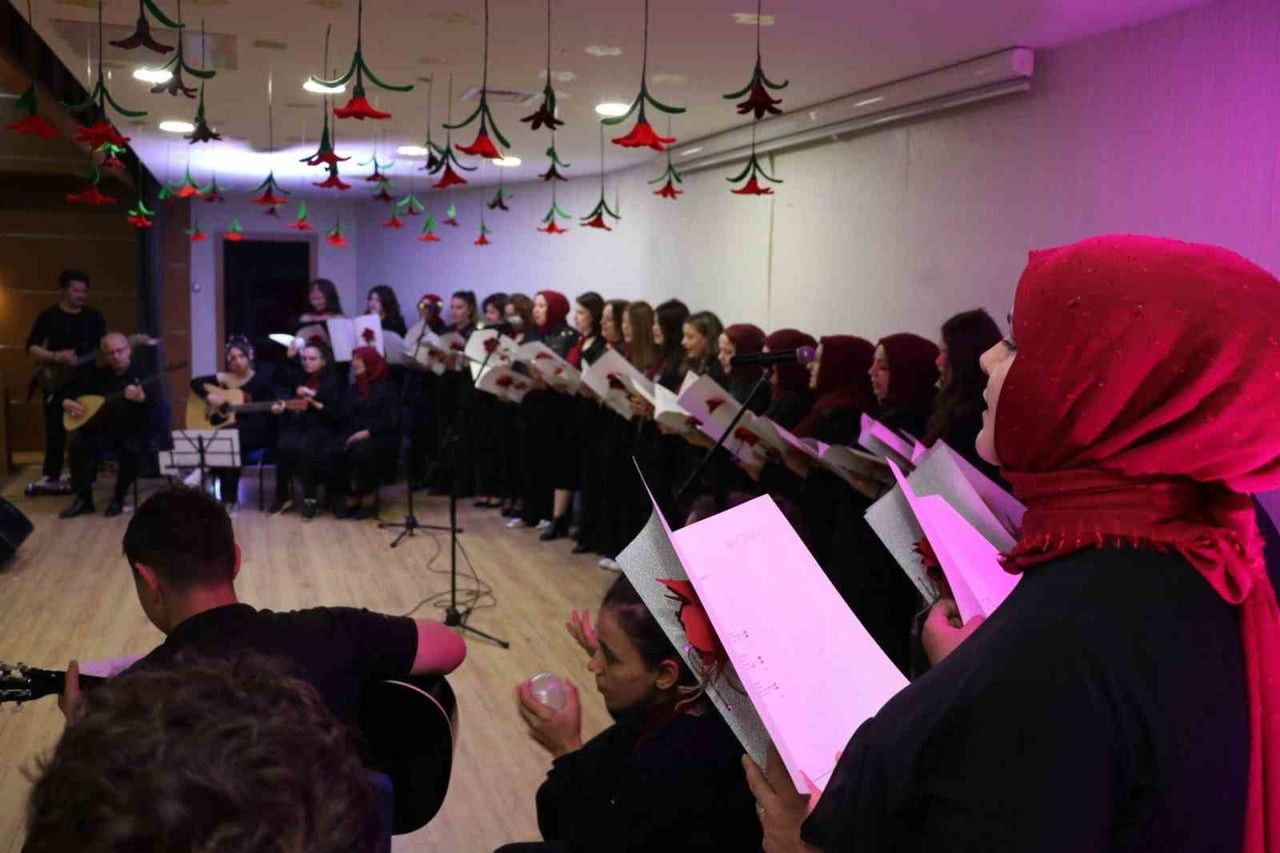 DÜZCE’NİN CUMAYERİ İLÇESİ BELEDİYESİ TARAFINDAN DÜZENLENEN KONSER PROGRAMI, İZLEYENLERE UNUTULMAZ...