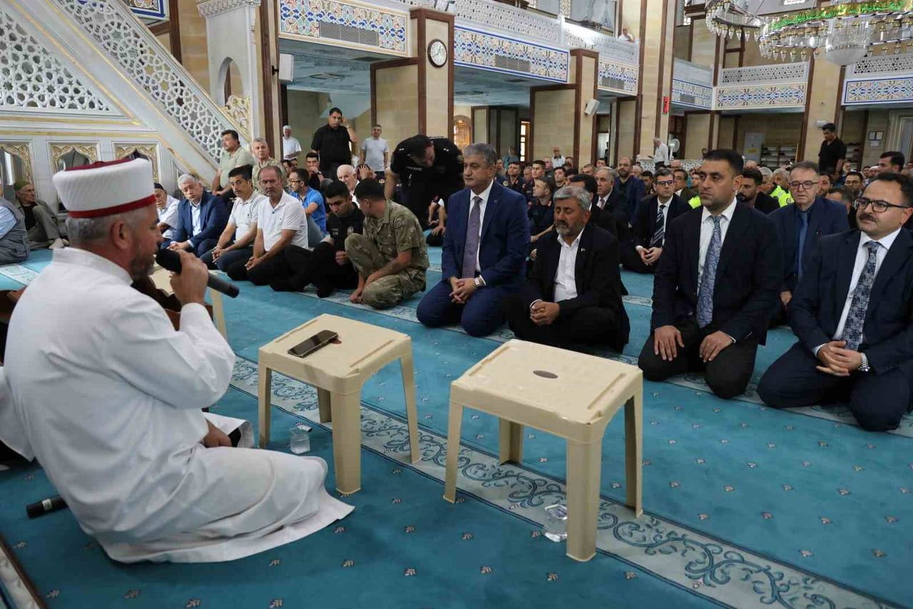 DÜZENLENEN PROGRAMA ŞEHİT YAKINLARI VE VATANDAŞLAR KATILDI.