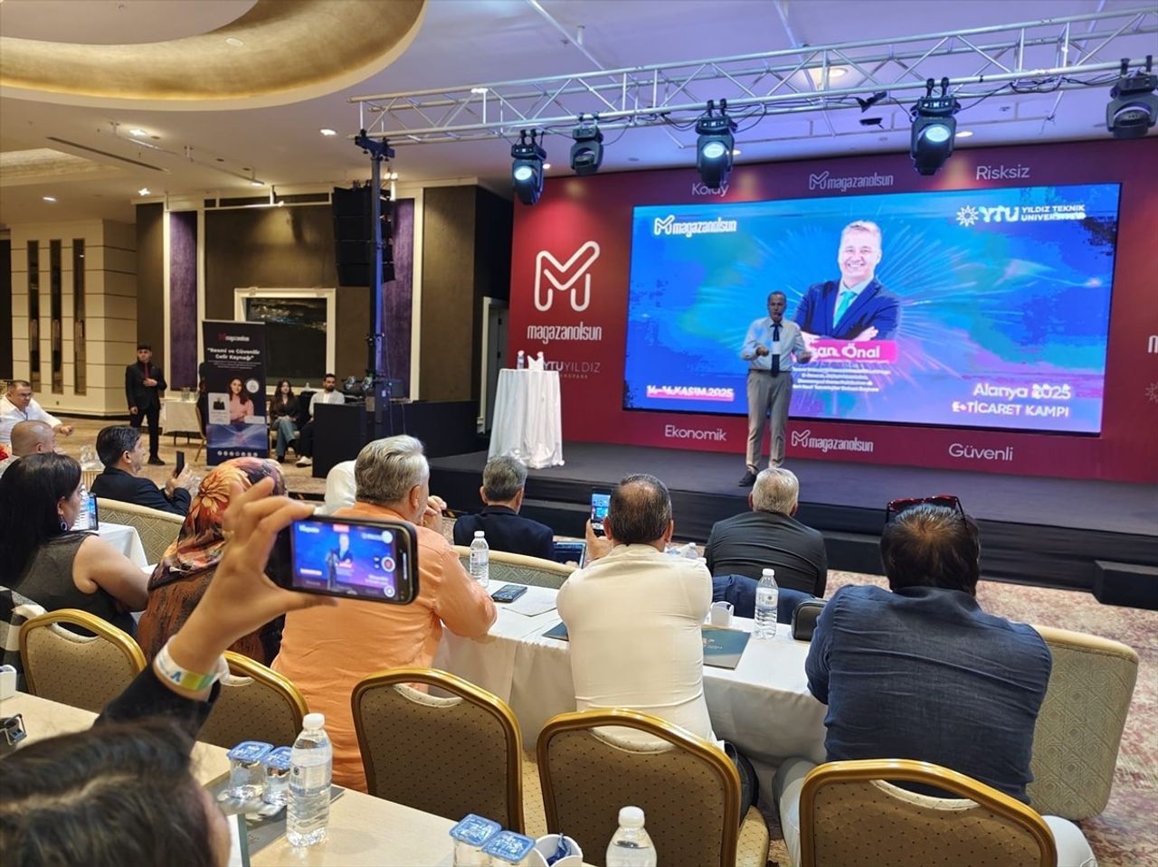  E-ticaret kuruluşu MağazanOlsun tarafından Antalya'nın Alanya ilçesinde bir otelde "E Ticaret...
