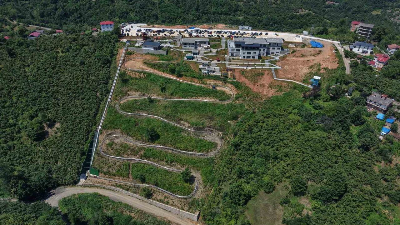 TRABZON'UN YOMRA İLÇESİNDE YAKLAŞIK 300 MİLYON LİRALIK YATIRIMLA HAYATA GEÇİRİLEN FORAPARK YOMRA...