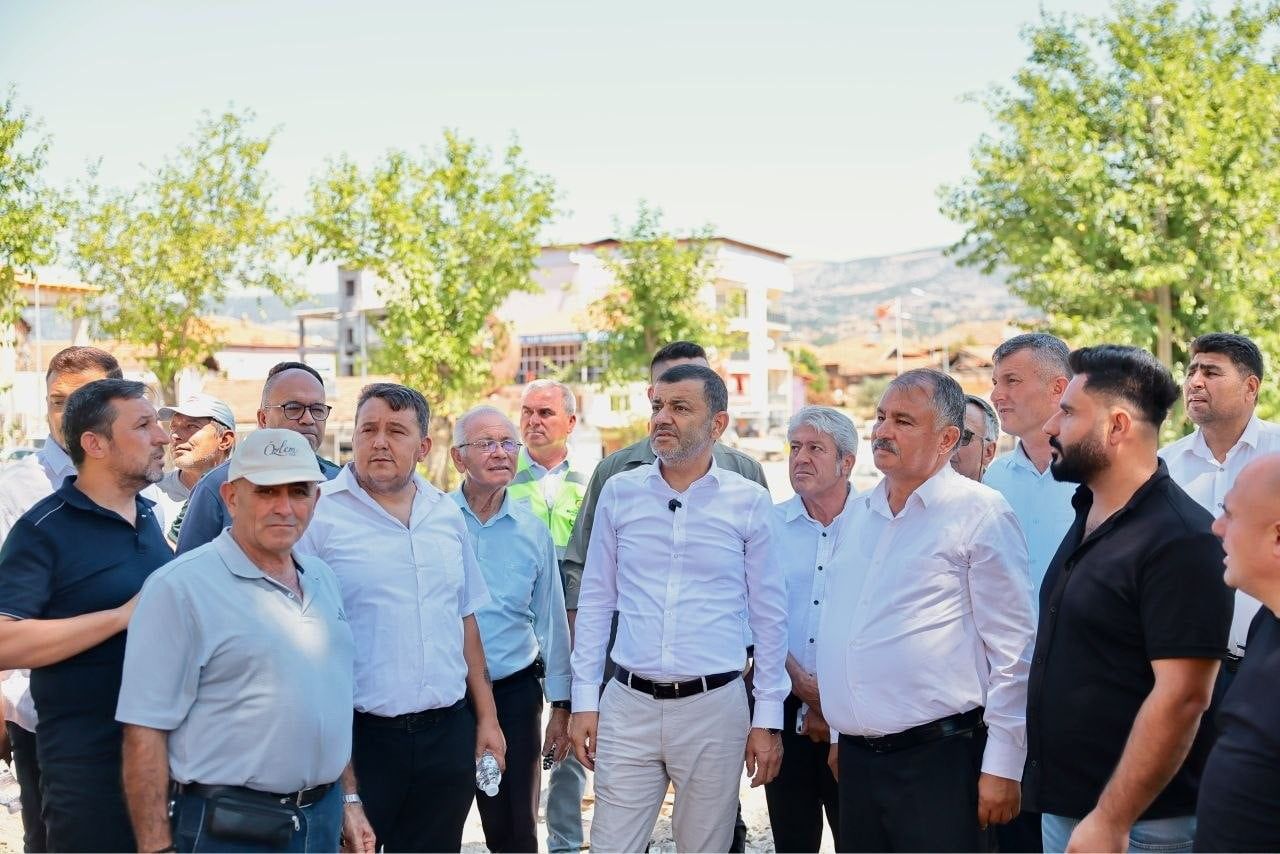 DENİZLİ BÜYÜKŞEHİR BELEDİYE BAŞKANI BÜLENT NURİ ÇAVUŞOĞLU, TÜTÜN ÜRETİCİLERİNE YÖNELİK SERA...