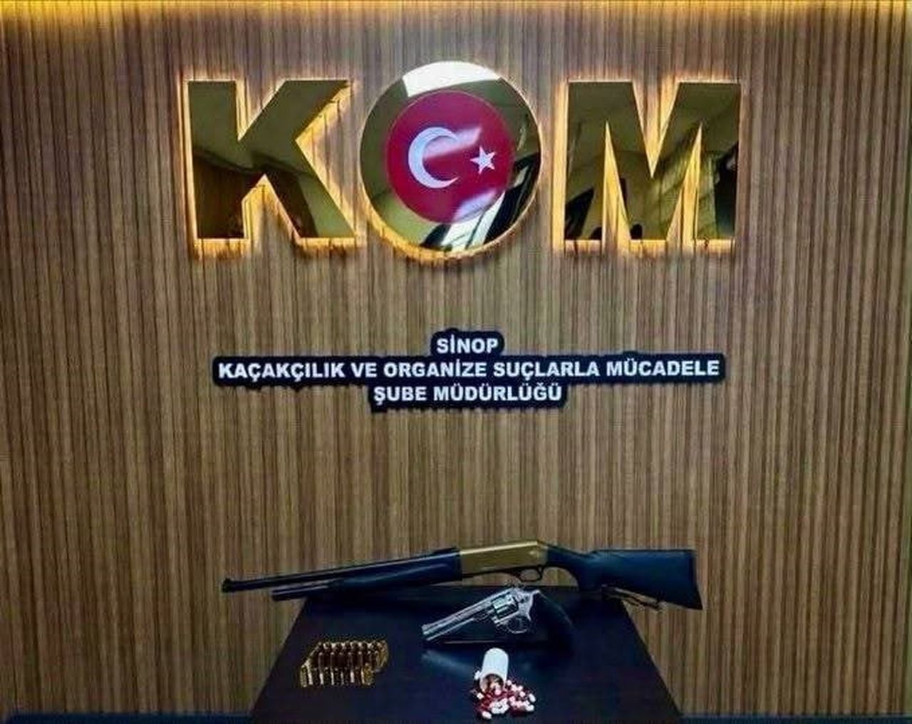 SİNOP MERKEZLİ 2 İLDE KAÇAKÇILIK VE ORGANİZE SUÇLARLA MÜCADELE KAPSAMINDA DÜZENLENEN EŞ ZAMANLI...