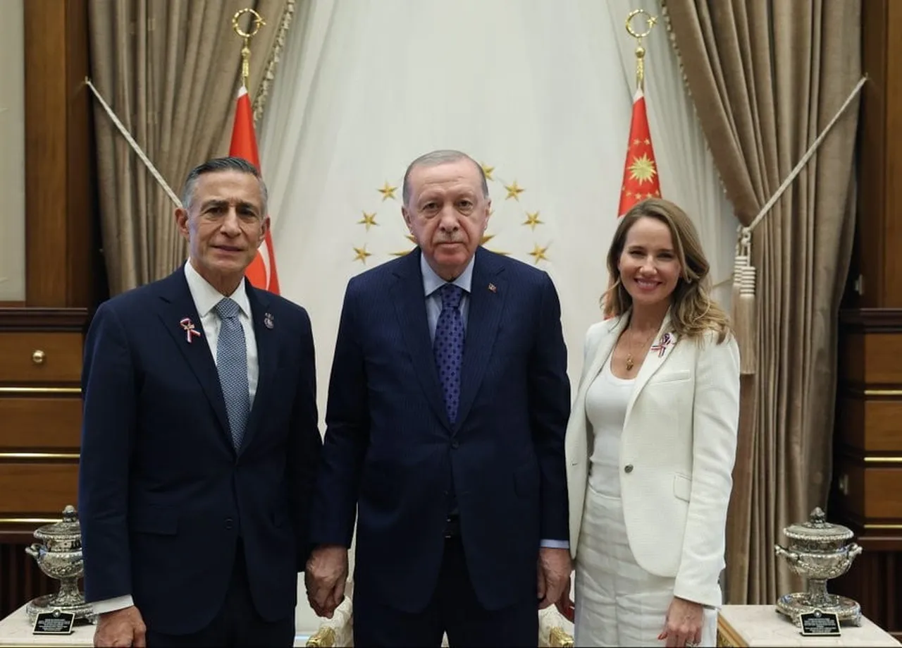 CUMHURBAŞKANI RECEP TAYYİP ERDOĞAN, ABD TEMSİLCİLER MECLİSİ ÜYESİ DARRELL ISSA VE EŞİNİ KABUL...